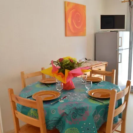 Appt A Avec Piscine, Proche Commerces, 4 Pers, 2 Pieces - Fr-1-226a-366 Apartment *