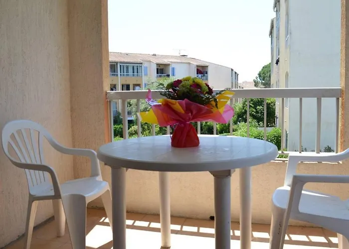 Appt à Avec Piscine, Proche Commerces, 4 Pers, 2 Pièces - Fr-1-226a-366 Fréjus