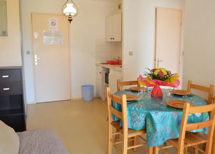 Appt à Avec Piscine, Proche Commerces, 4 Pers, 2 Pièces - Fr-1-226a-366 Fréjus
